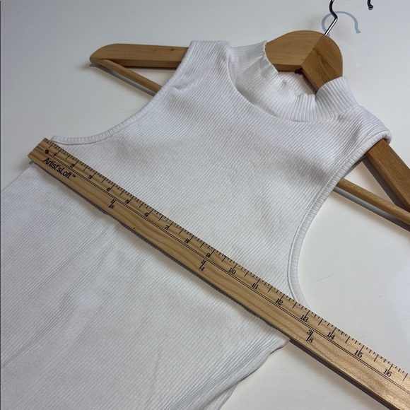 Frank & Oak White Sleeveless Fitted Ribbed Tank Top Medium - Picture 3 of 5